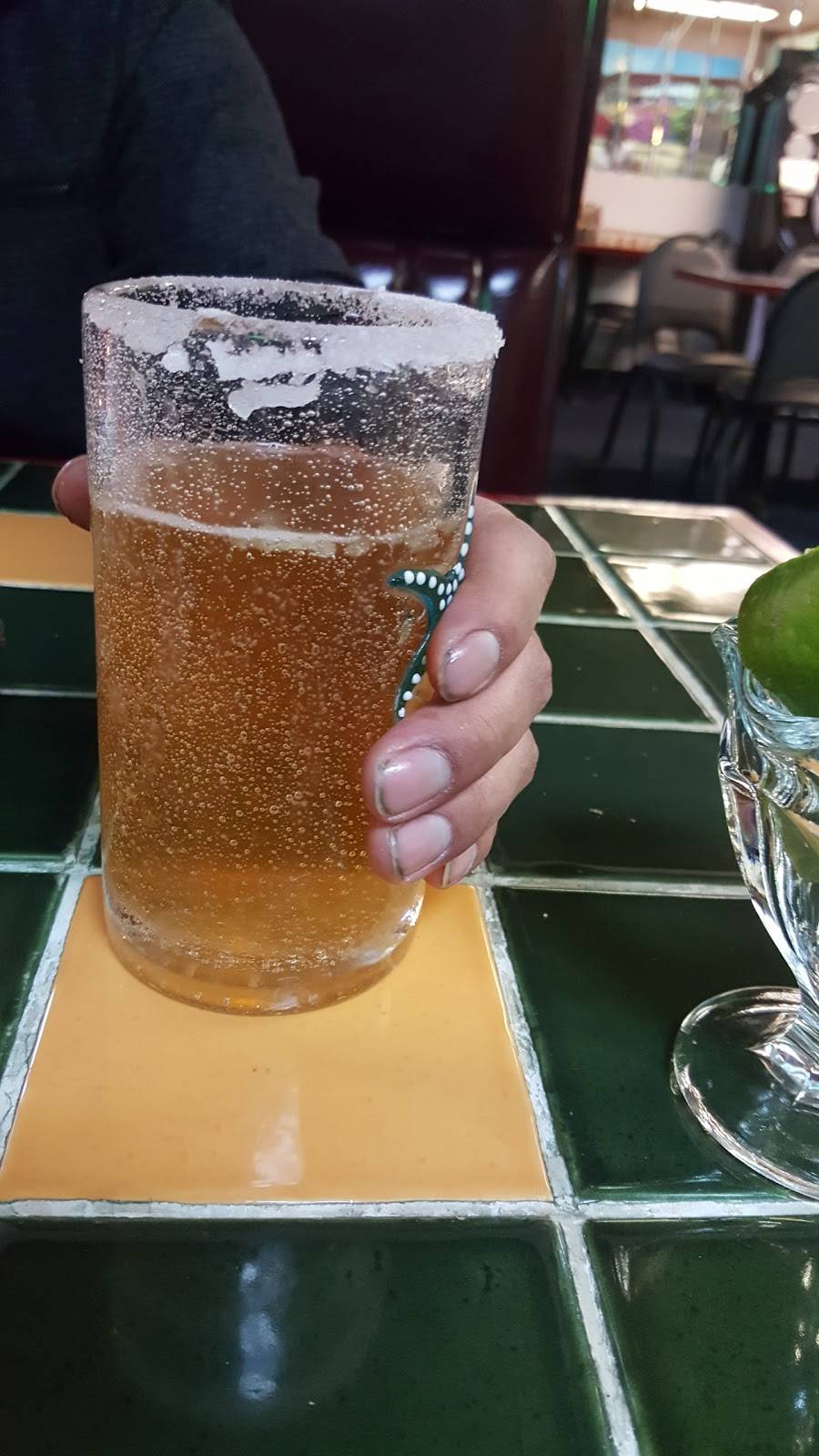 Seven Mares Restaurante | restaurant | 841 Powell Blvd, Gresham, OR 97030, USA | 5036675602 OR +1 503-667-5602