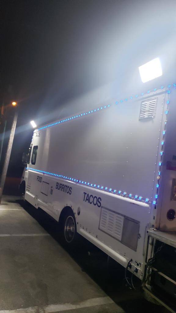 Tacos Escondidos | restaurant | 10309 Glasgow Pl, Los Angeles, CA 90045, USA | 3238429955 OR +1 323-842-9955