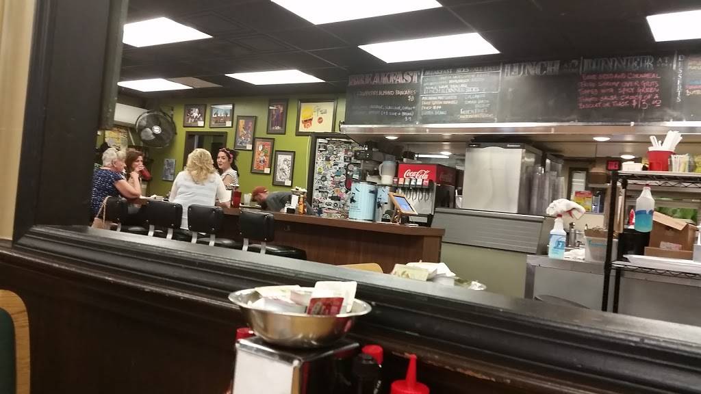 Early Bird Diner | restaurant | 1644 Savannah Hwy, Charleston, SC 29407, USA | 8432772353 OR +1 843-277-2353