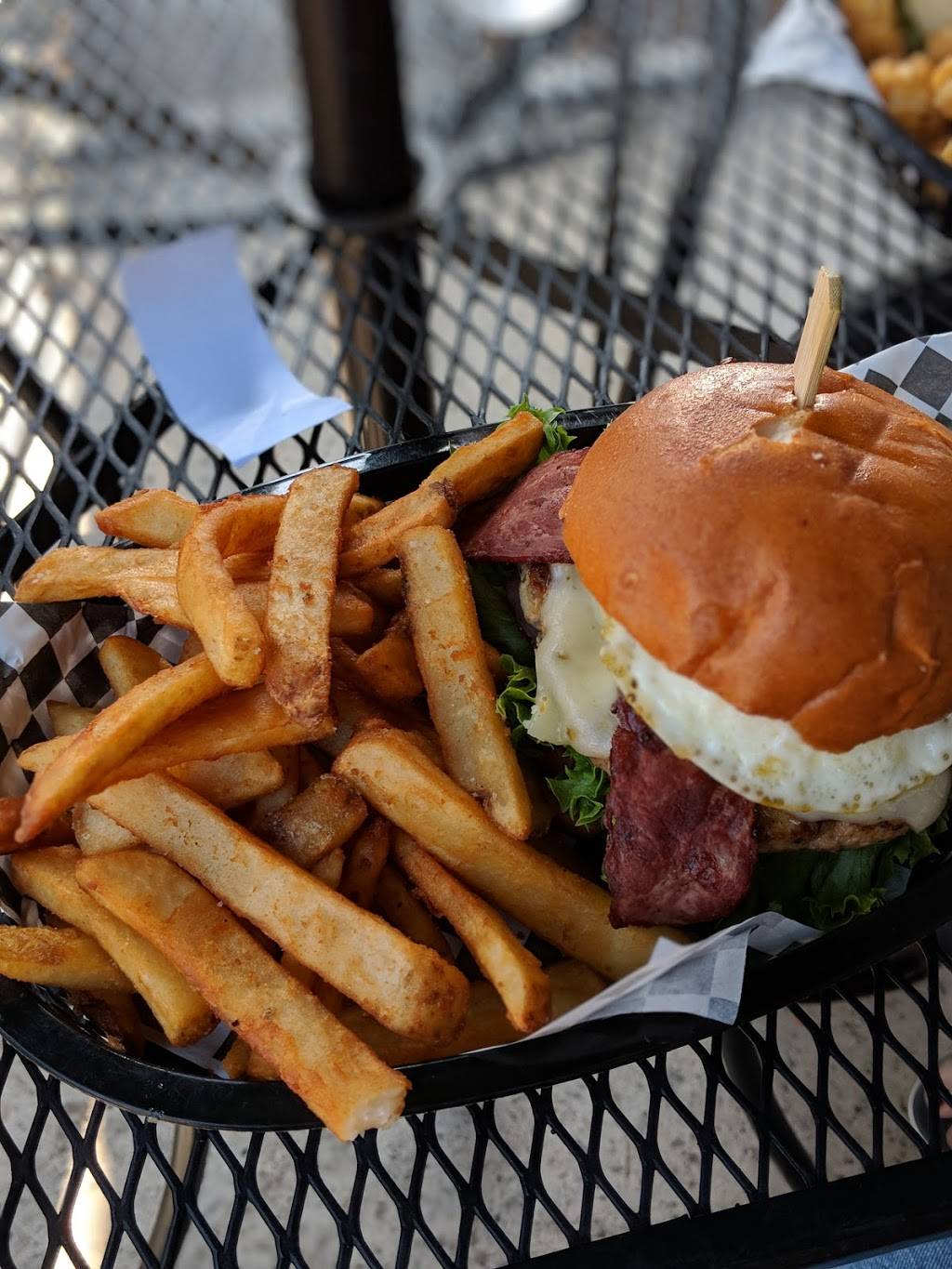 The Twisted Pig | restaurant | 2717 Coffee Rd, Modesto, CA 95355, USA | 2092487243 OR +1 209-248-7243