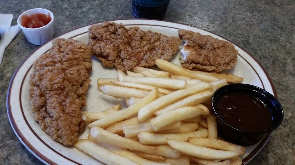 TOMs Famous Family Restaurant | restaurant | 16727 Bear Valley Rd, Hesperia, CA 92345, USA | 7609491815 OR +1 760-949-1815