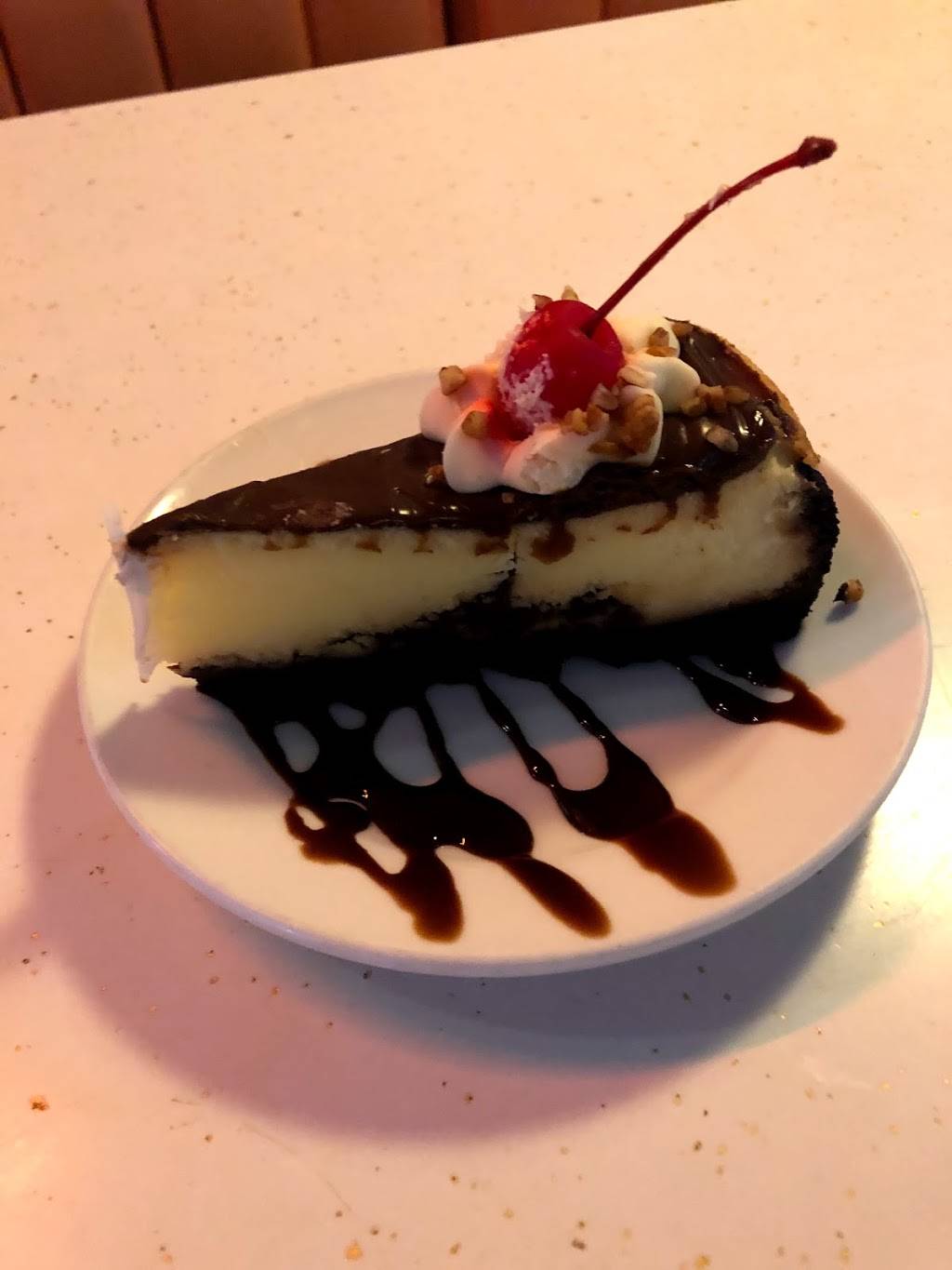 Disilvios Family Grill | restaurant | 517 N Main St, Hubbard, OH 44425, USA | 3305344980 OR +1 330-534-4980