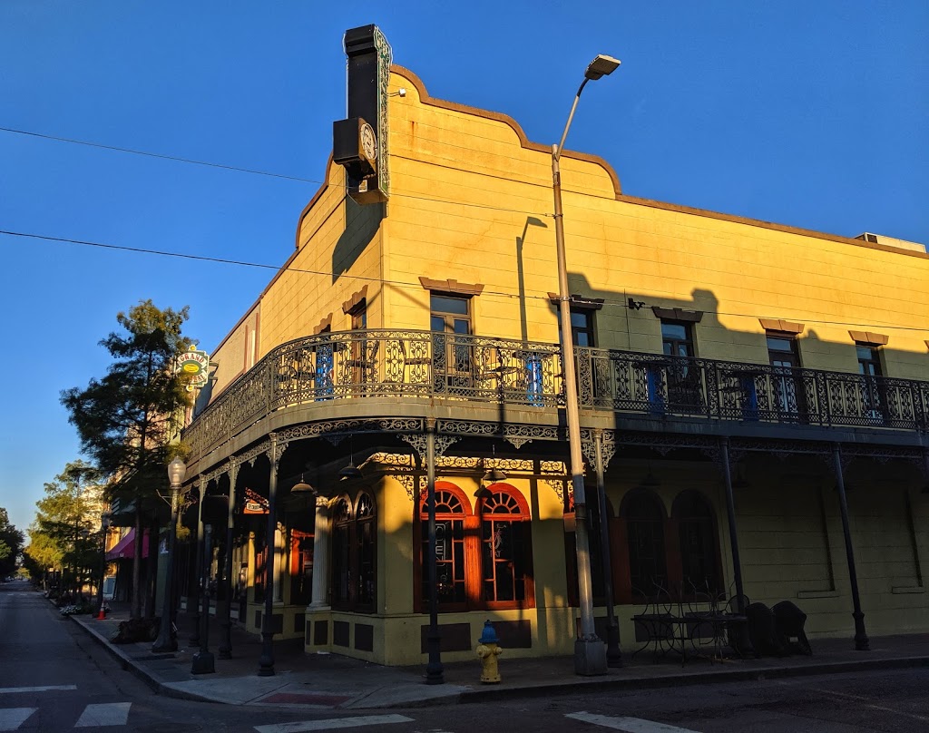 T.P. Crockmiers | restaurant | 250 Dauphin St, Mobile, AL 36602, USA | 2514761890 OR +1 251-476-1890