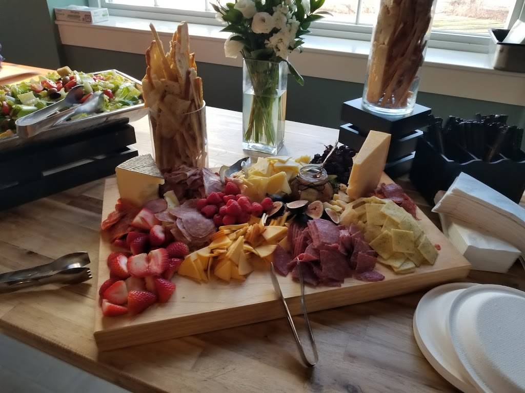 Trim Dining Hall | restaurant | 25 Babson College Drive, Wellesley, MA 02481, USA | 7812394283 OR +1 781-239-4283