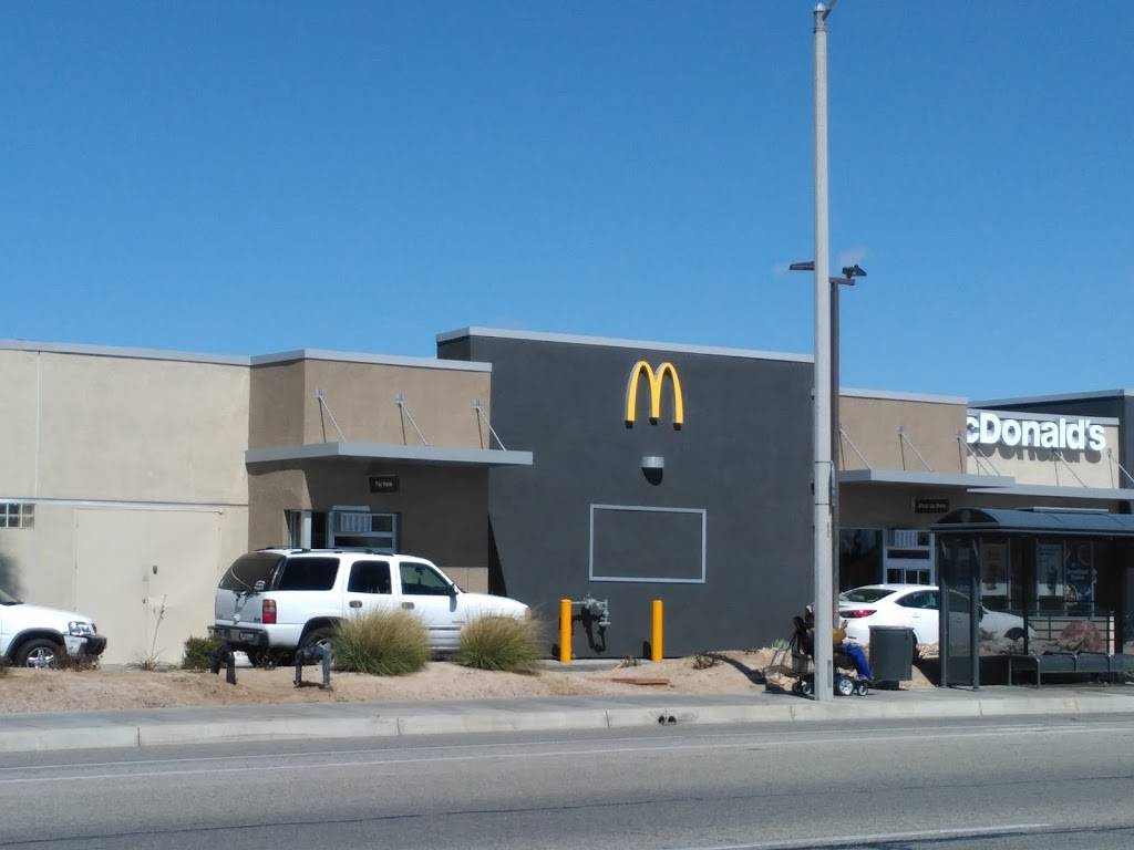 McDonalds | cafe | 3015 W Ave L, Lancaster, CA 93534, USA | 6617221187 OR +1 661-722-1187