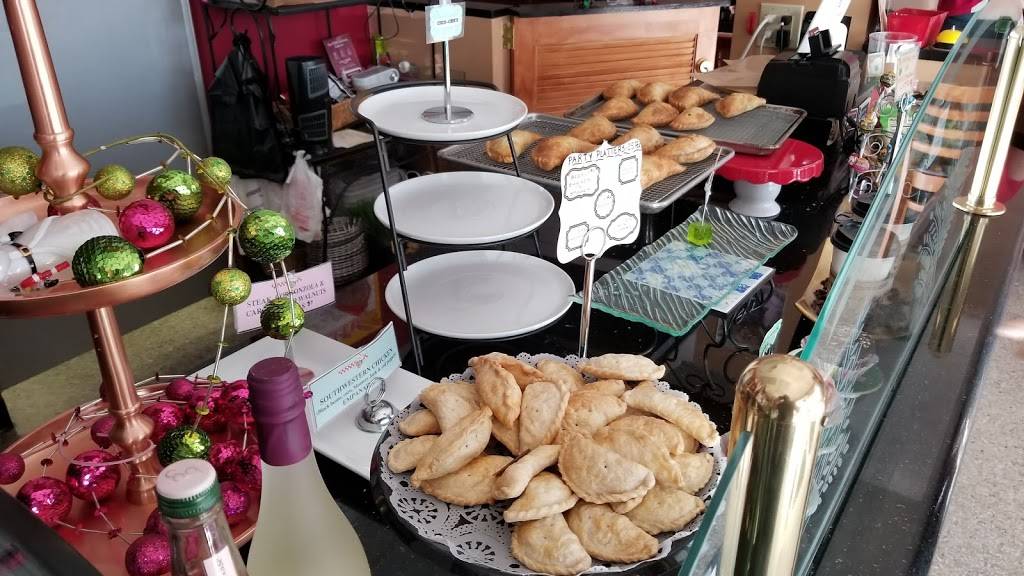 Empanada World | restaurant | 4123 Henderson Blvd, Tampa, FL 33629, USA | 8138980024 OR +1 813-898-0024