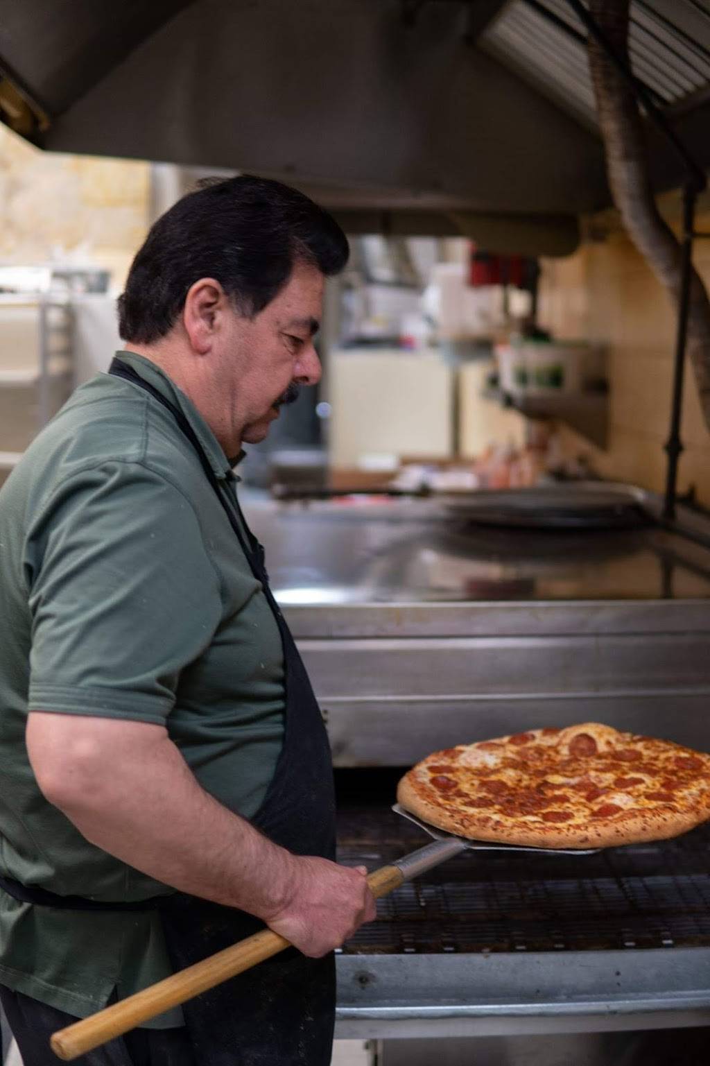 Marino Pizza And Wings | restaurant | 601 Upper James St, Hamilton, ON L9C 2Y7, Canada | 9055742020 OR +1 905-574-2020