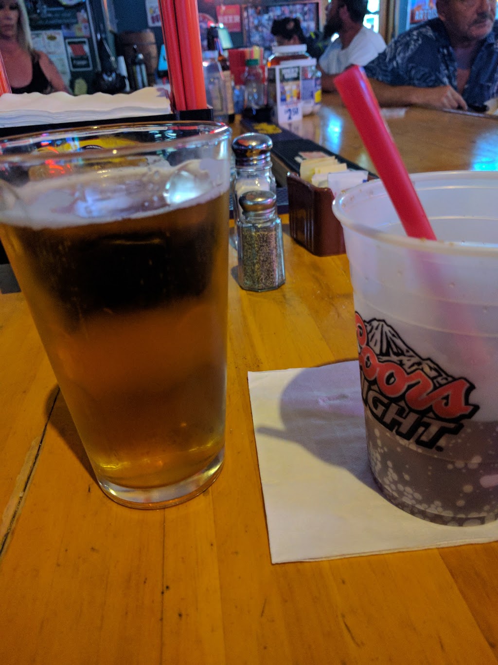 Hardtails Bar & Grill | restaurant | 175 N Larch St, Sisters, OR 97759, USA | 5415496114 OR +1 541-549-6114