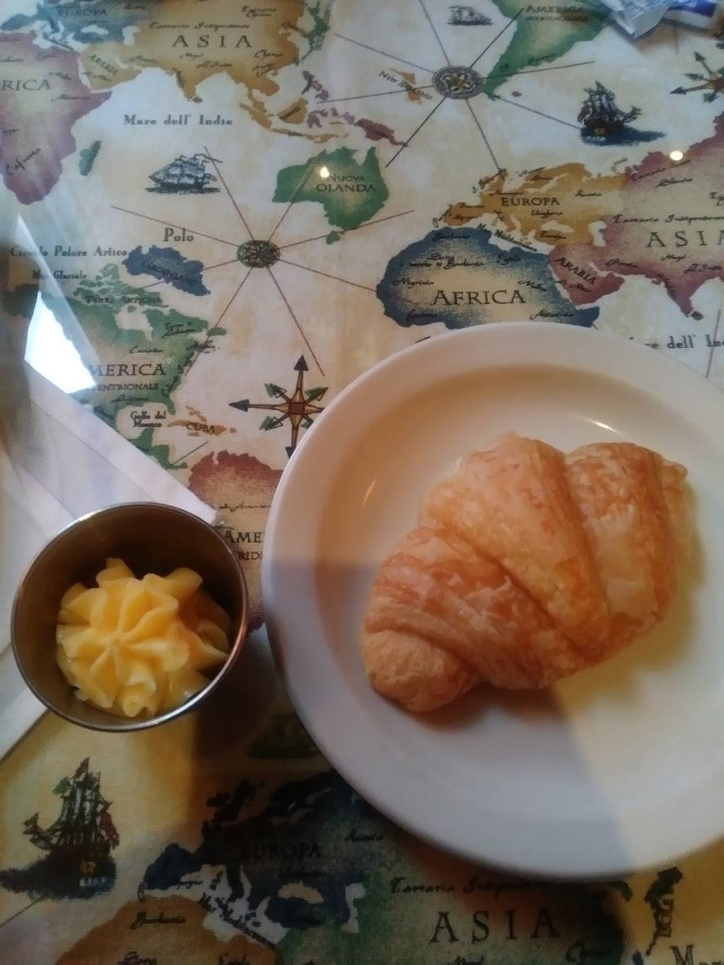 Clough Crossings | restaurant | 6892 Clough Pike, Cincinnati, OH 45244, USA | 5136247800 OR +1 513-624-7800