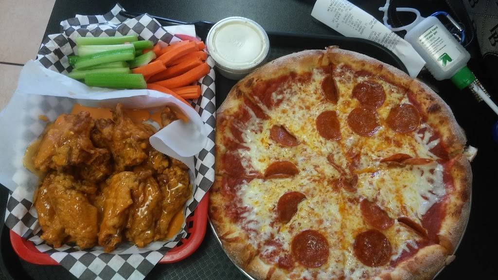 Joes Wings & Fries | restaurant | 4676 Market St, San Diego, CA 92102, USA | 6195270608 OR +1 619-527-0608