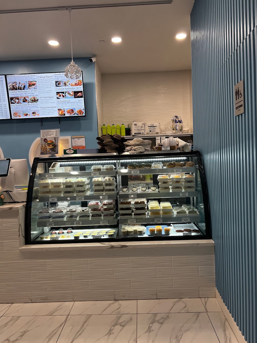 Banh Mi Stop | cafe | Corner Store, 4104 27th St Store S1, Queens, NY 11101, USA | 9176883211 OR +1 917-688-3211