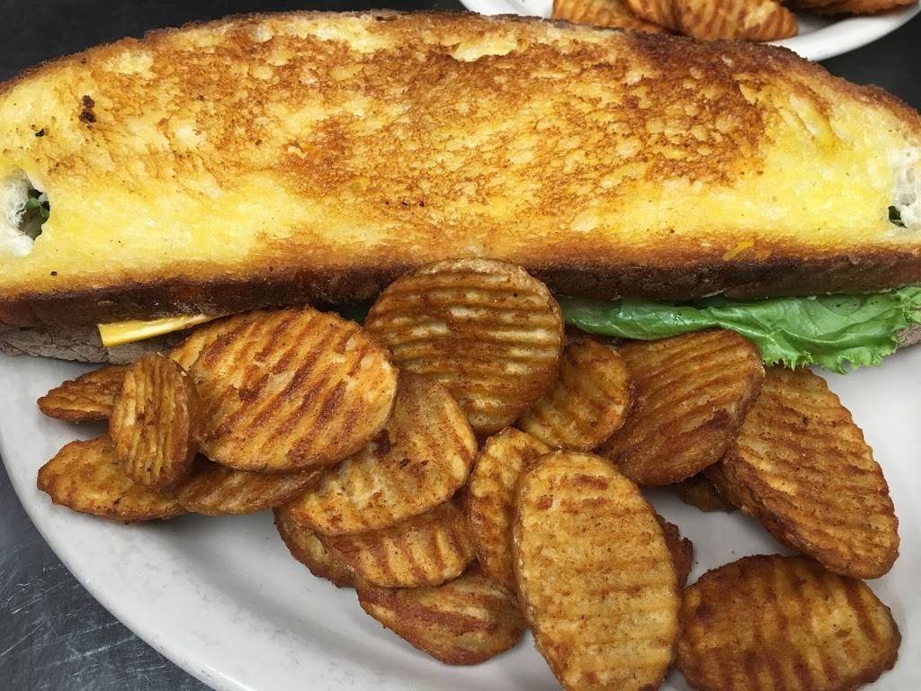 T & R Junction | restaurant | 104 N Peters St, Garrett, IN 46738, USA | 2605539023 OR +1 260-553-9023