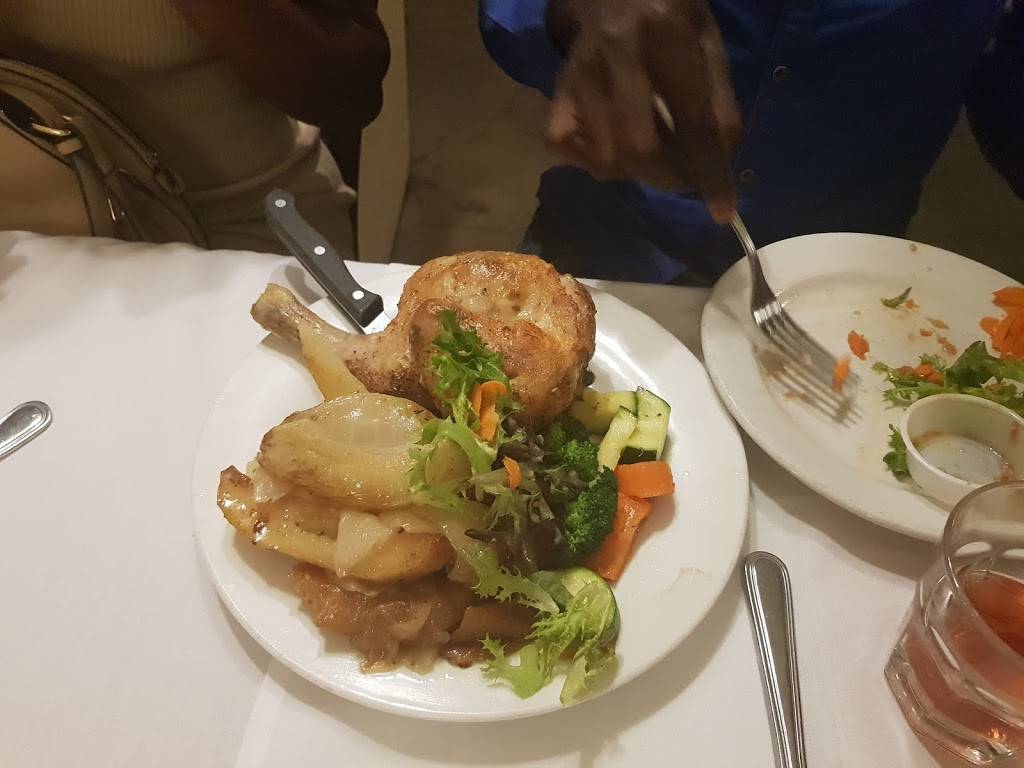 The Villa | restaurant | 3901 Montgomery Dr, Santa Rosa, CA 95405, USA | 7075287755 OR +1 707-528-7755