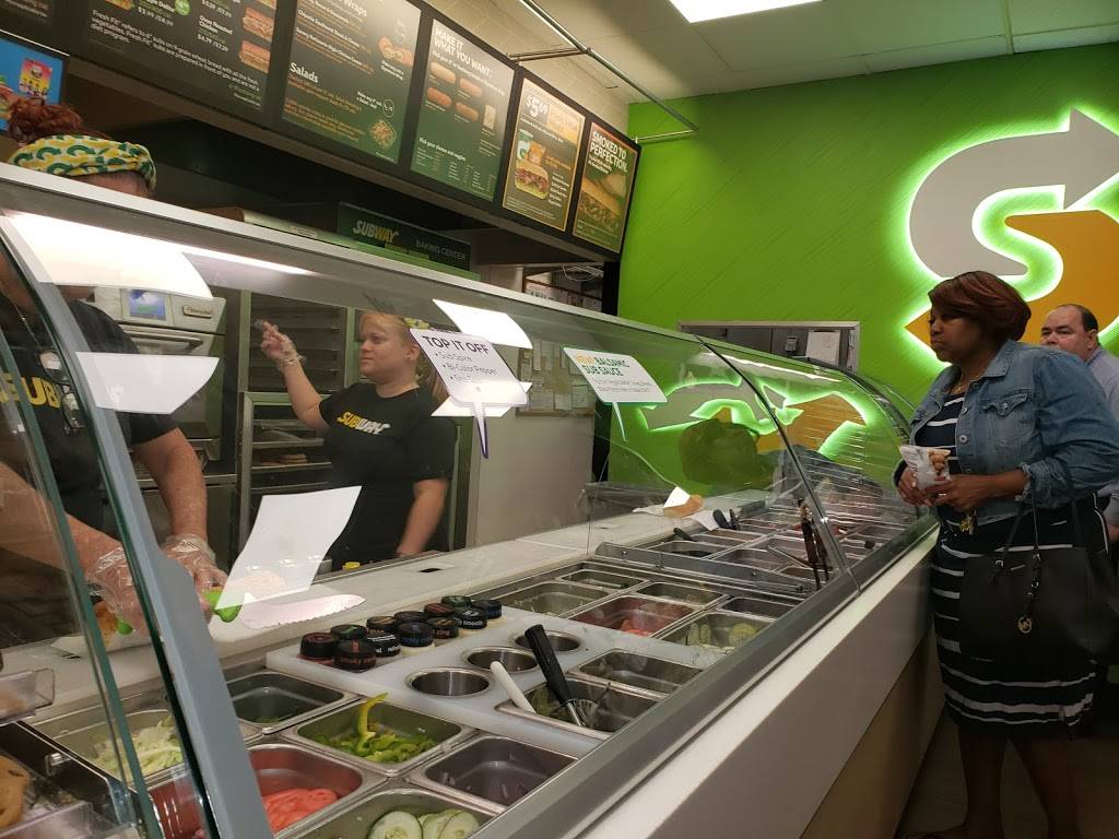Subway | restaurant | 4897 NW 183rd St, Carol City, FL 33055, USA | 3056248225 OR +1 305-624-8225