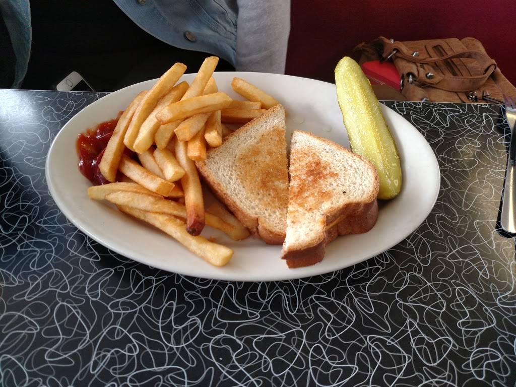 Nicks Southside Country Diner | restaurant | 2024 US-23, Alpena, MI 49707, USA | 9893581955 OR +1 989-358-1955