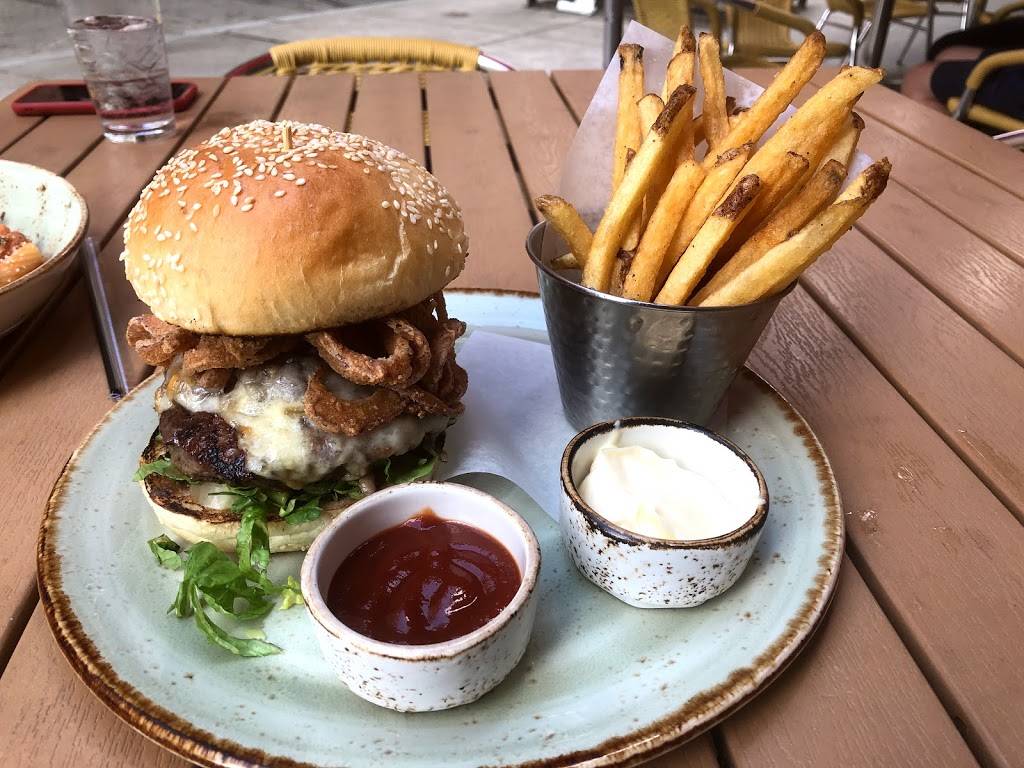 Barnabys Public House | restaurant | 385 Westminster St, Providence, RI 02903, USA | 4014556857 OR +1 401-455-6857