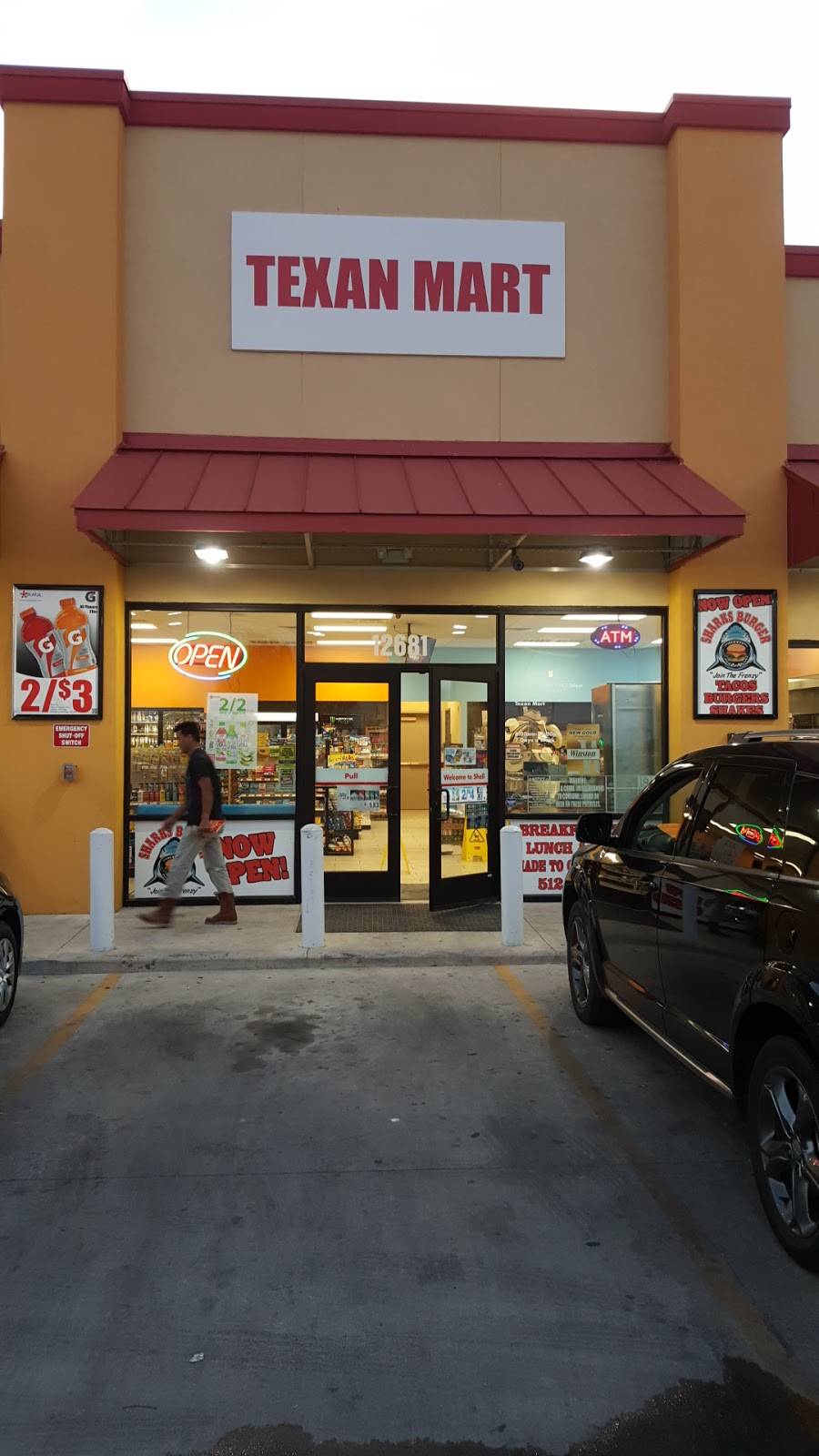 Sharks Burger | restaurant | 12681 Hero Way West, Leander, TX 78641, USA | 5122595200 OR +1 512-259-5200