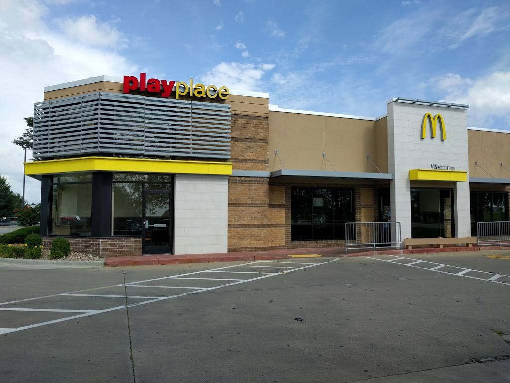 McDonalds | cafe | 1600 S Hamilton Cir, Olathe, KS 66061, USA | 9137687431 OR +1 913-768-7431