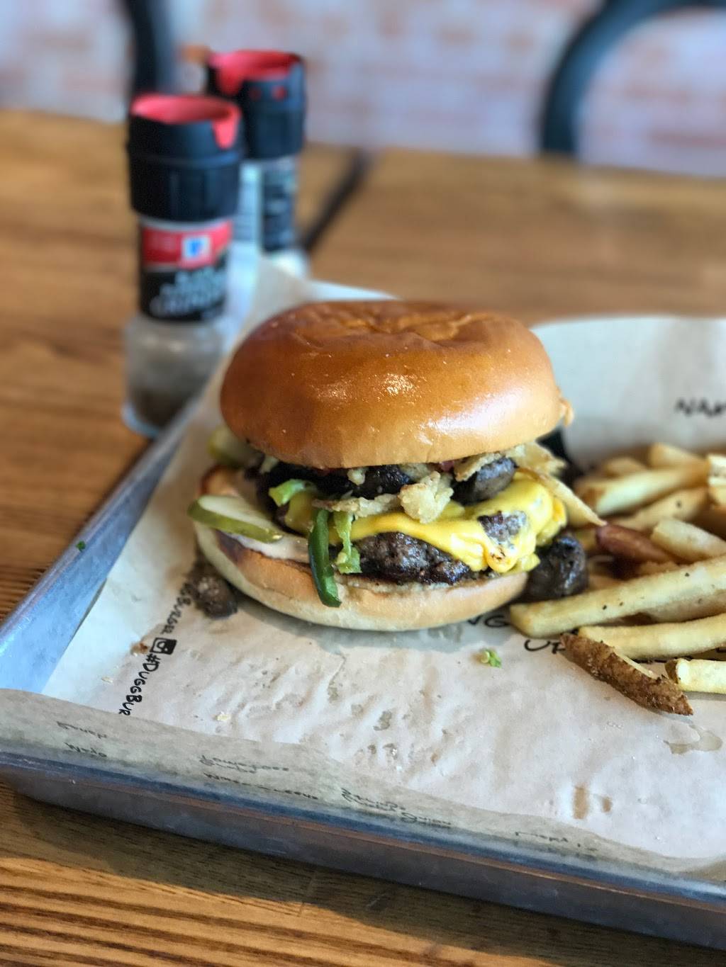 Dugg Burger | restaurant | 9540 Garland Rd #407, Dallas, TX 75218, USA | 2145846261 OR +1 214-584-6261