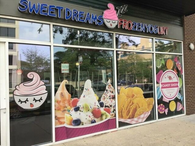 Sweet Dreams Frozen Yogurt | restaurant | 17 W 35th St, Chicago, IL 60616, USA | 7732859980 OR +1 773-285-9980