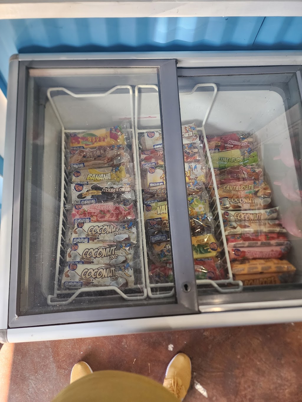 La catracha grocery store y más LLC | restaurant | 2407 Paris Rd suite a, Chalmette, LA 70043, USA | 5045829184 OR +1 504-582-9184