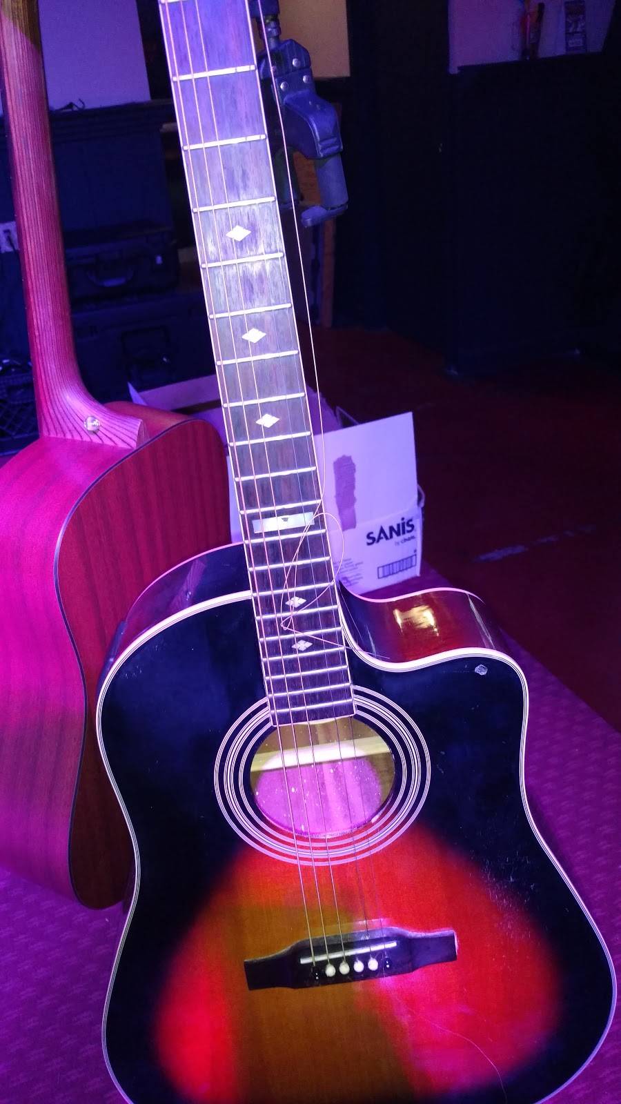 Fenders | restaurant | 8333 Market Exchange Drive, Westerville, OH 43081, USA | 6144364984 OR +1 614-436-4984