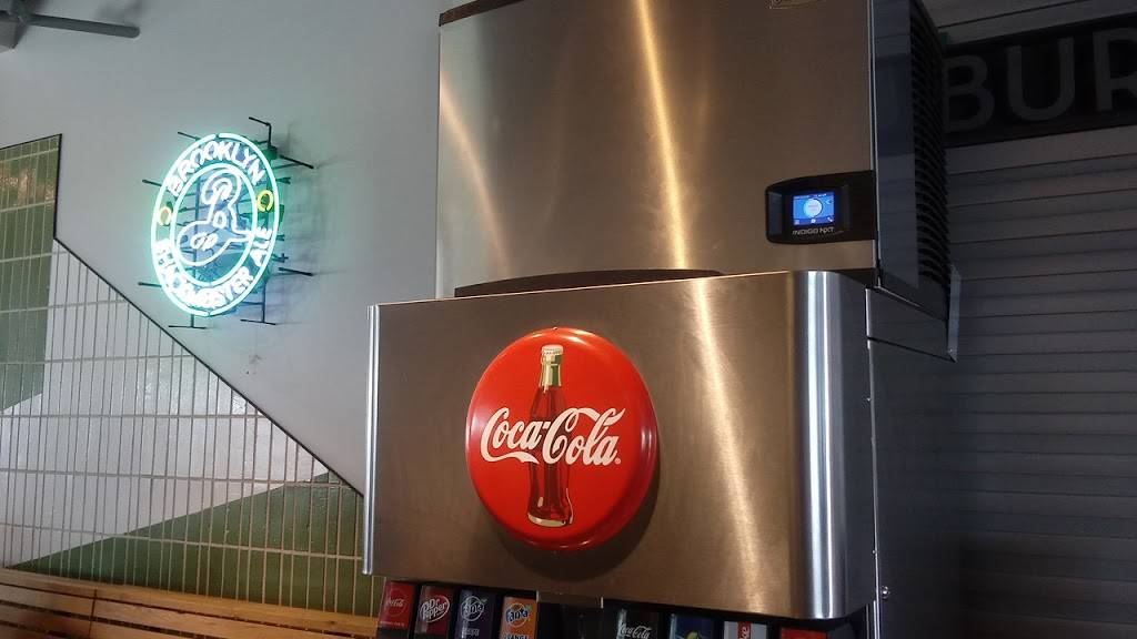 Shake Shack | restaurant | 3705 Paseo Place Suite 1140, San Diego, CA 92130, USA | 6193633604 OR +1 619-363-3604