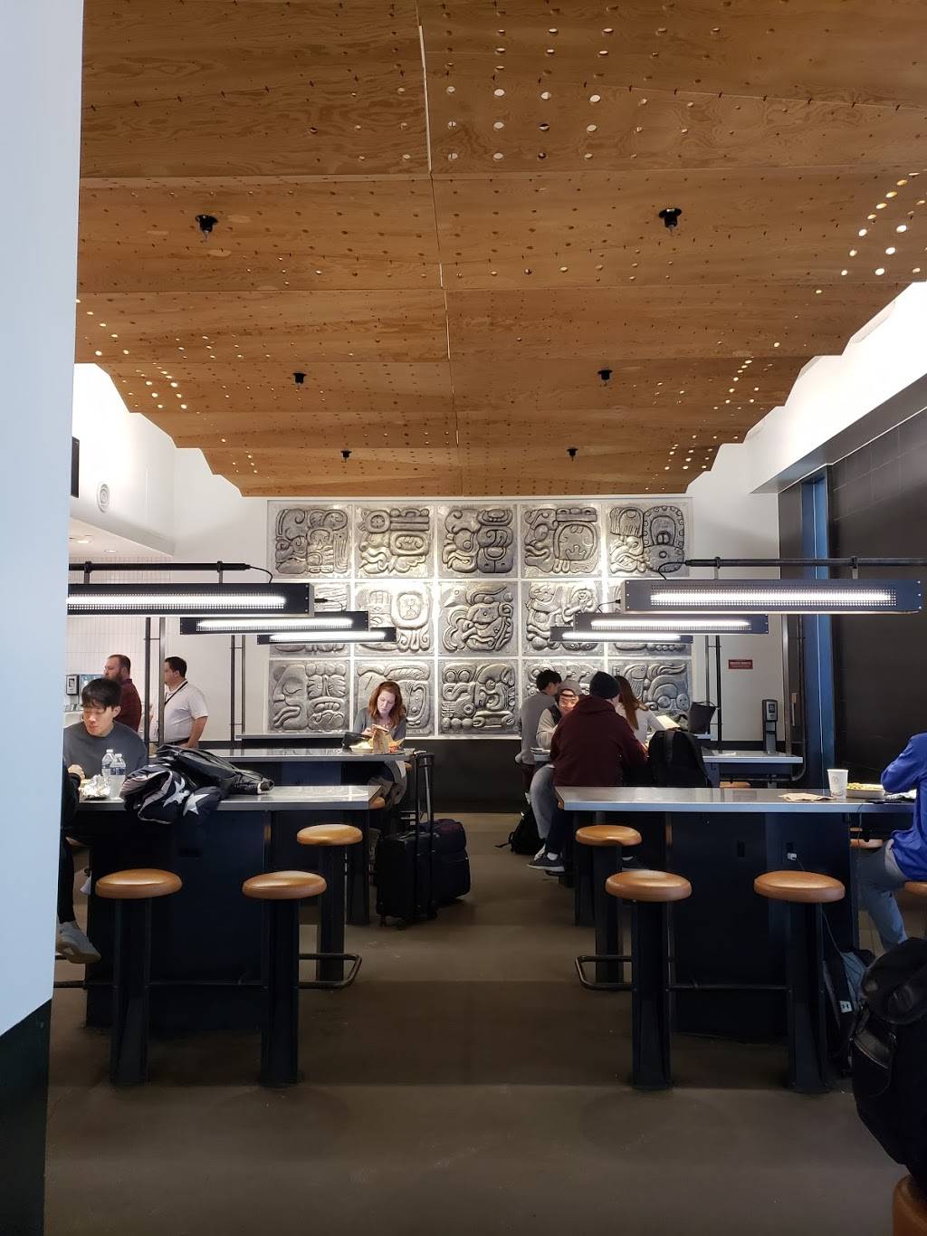 Chipotle Mexican Grill | restaurant | Washington Dulles International Airport SAARINEN CIR CONCOURSE B-52, Sterling, VA 20166, USA | 7036615018 OR +1 703-661-5018