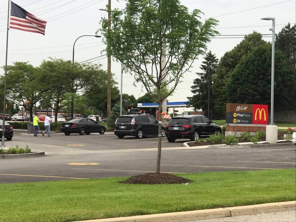 McDonalds | restaurant | 901 Meacham Rd, Elk Grove Village, IL 60007, USA | 8479850490 OR +1 847-985-0490