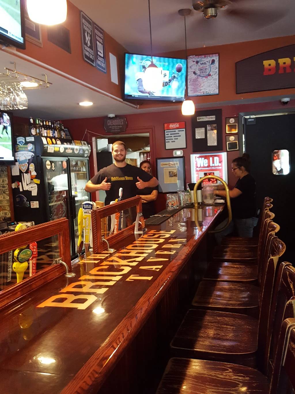 Brickhouse Tavern | restaurant | 141 Herman Melville Ave, Newport News, VA 23602, USA | 7572239531 OR +1 757-223-9531