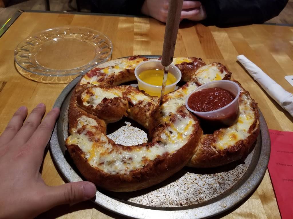 Tallys Tap & Eatery | restaurant | S31W24661 W Sunset Dr, Waukesha, WI 53189, USA | 2624463153 OR +1 262-446-3153