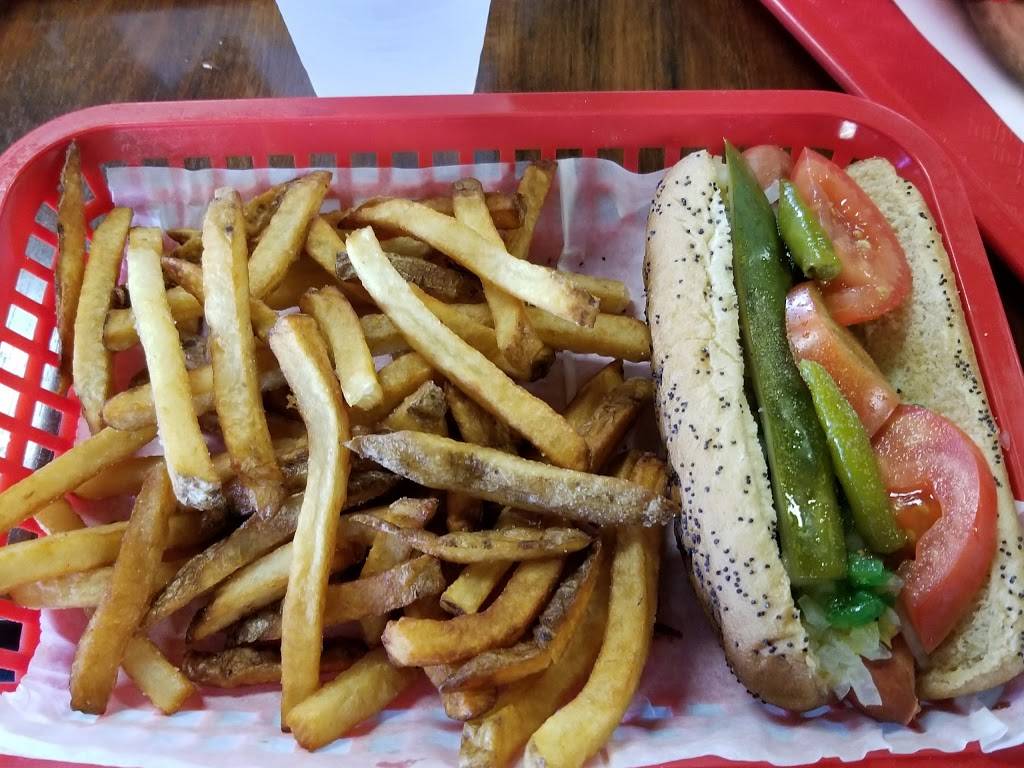 Firehouse dogs | restaurant | 1820 W Irving Park Rd, Schaumburg, IL 60193, USA | 8475654110 OR +1 847-565-4110