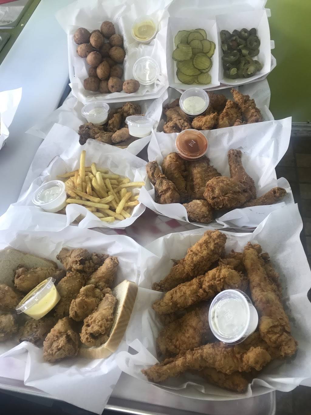 Anthonys Chicken | restaurant | 2603 E Commerce St, San Antonio, TX 78203, USA | 2109667728 OR +1 210-966-7728