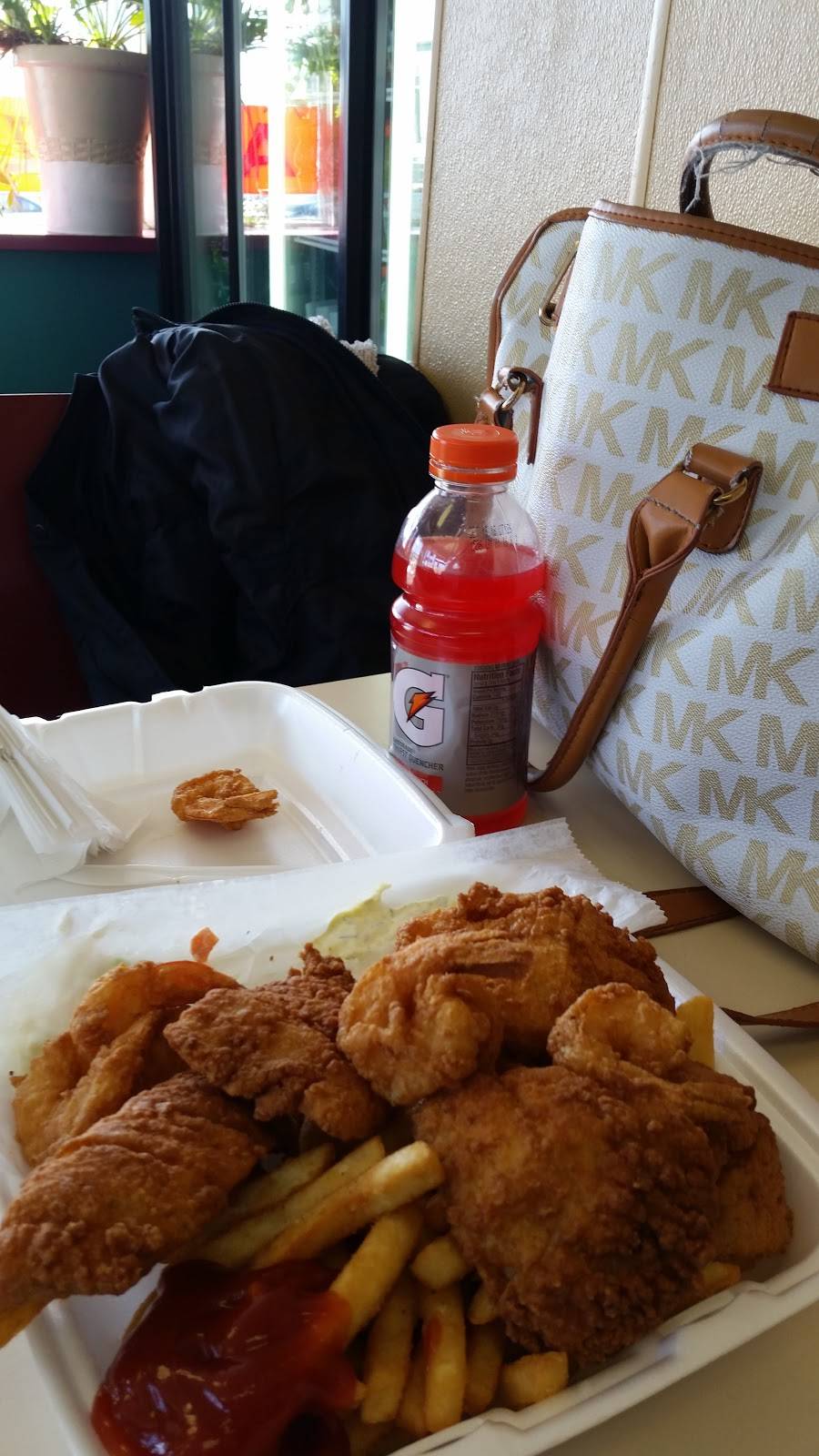 Top of the Hill Seafood & Subs | restaurant | 1357 Blue Hill Avenue, Mattapan, MA 02126, USA | 6172961200 OR +1 617-296-1200