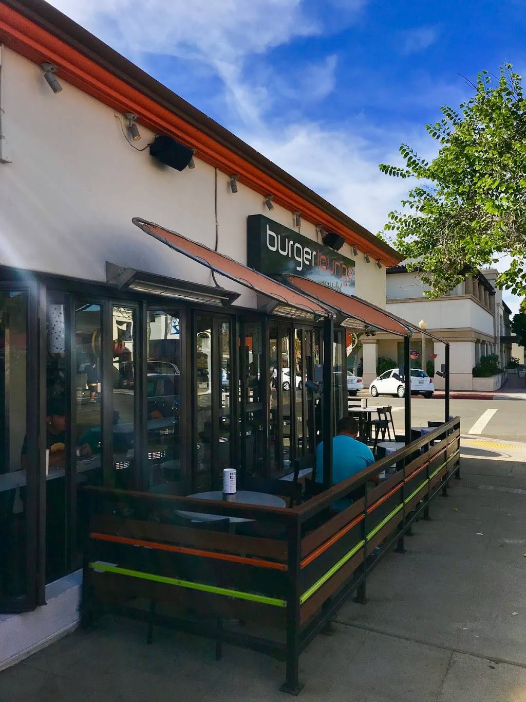 Burger Lounge | meal takeaway | 1101 Wall St, La Jolla, CA 92037, USA | 8584560196 OR +1 858-456-0196
