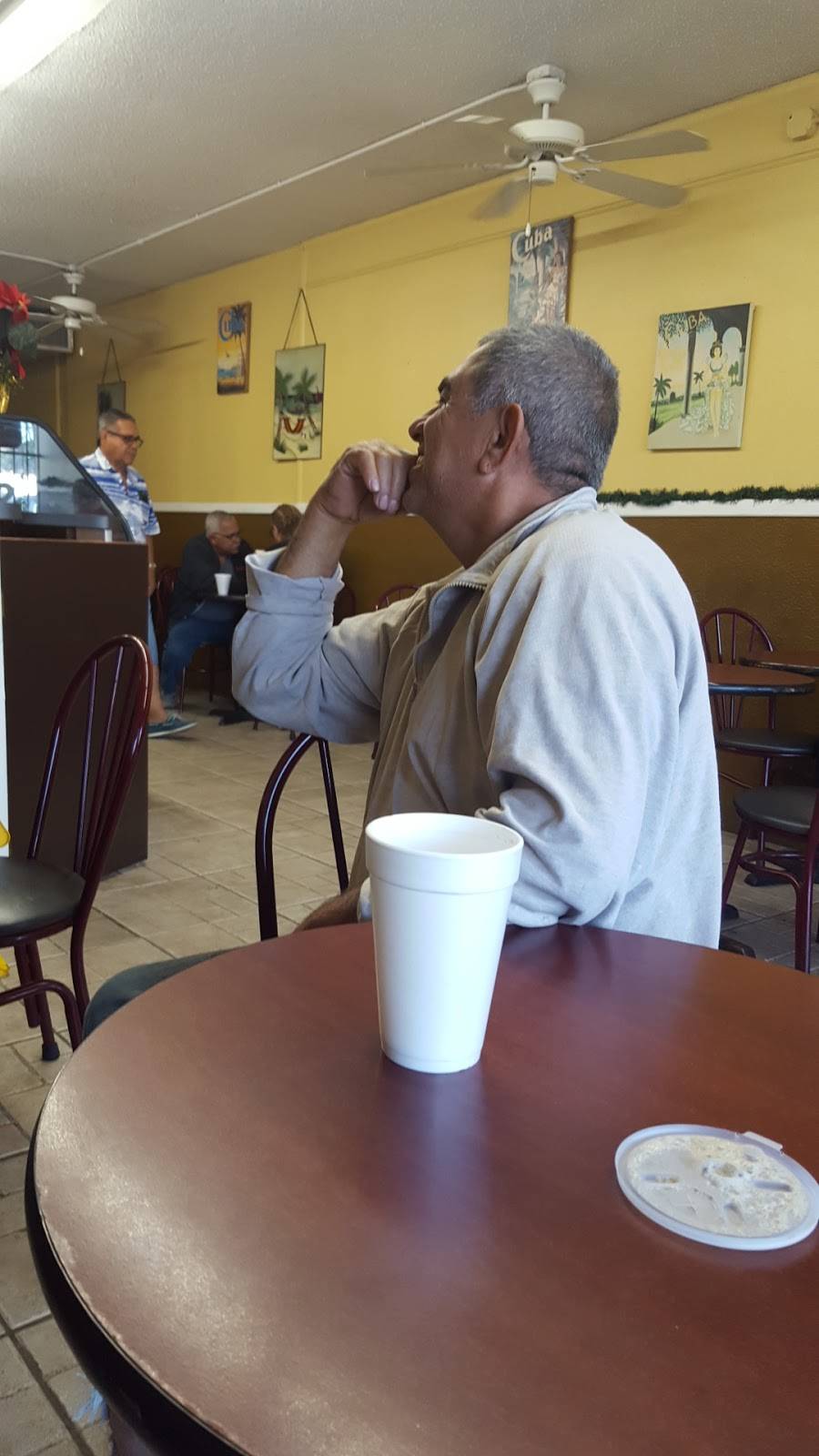 La Casa Del Pan Con Bistec | restaurant | 4629 N Lois Ave, Tampa, FL 33614, USA | 8138767466 OR +1 813-876-7466