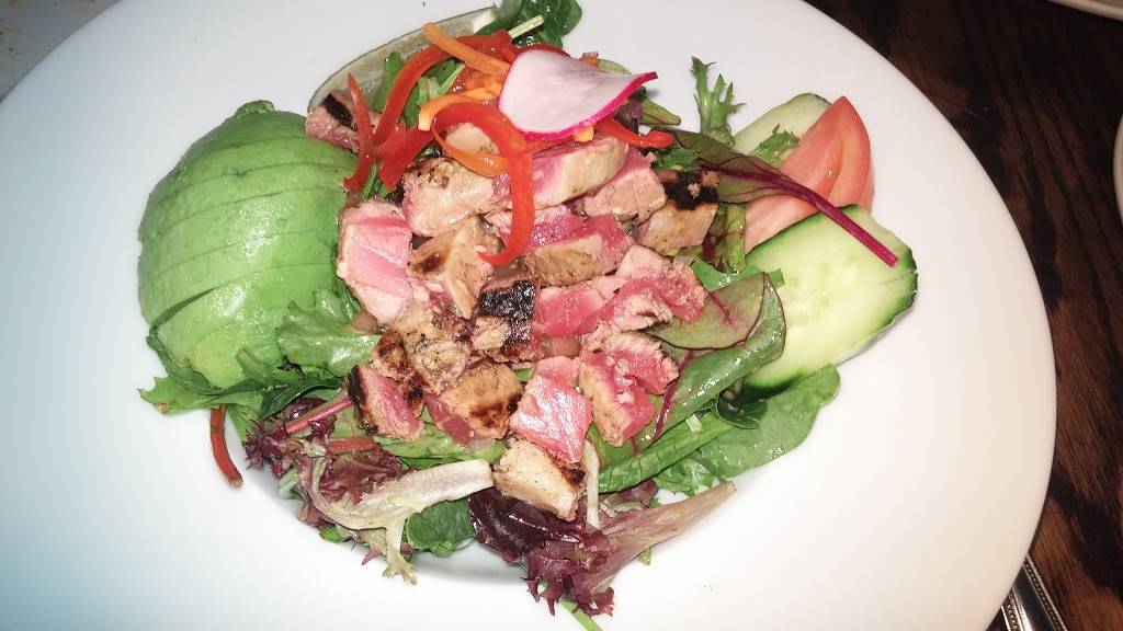 Duke & Devines | restaurant | 479 Boulevard Beaconsfield, Beaconsfield, QC H9W 4C3, Canada | 5146946731 OR +1 514-694-6731