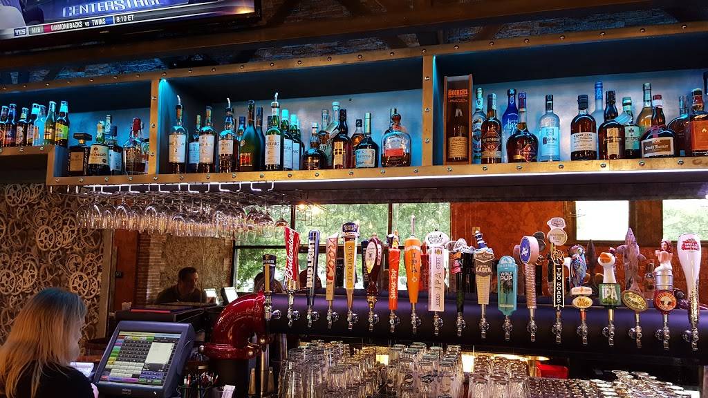 The Station Restaurant Bar | restaurant | 195 Water St, Naugatuck, CT 06770, USA | 2037146611 OR +1 203-714-6611