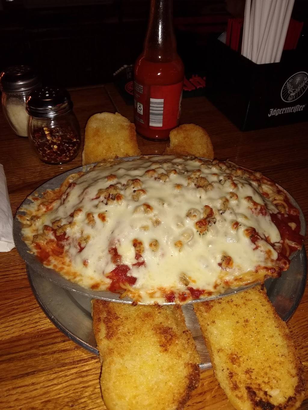 Hoops Pub & Pizza | restaurant | 1029, 516 Main St, Peoria, IL 61602, USA | 3096370525 OR +1 309-637-0525