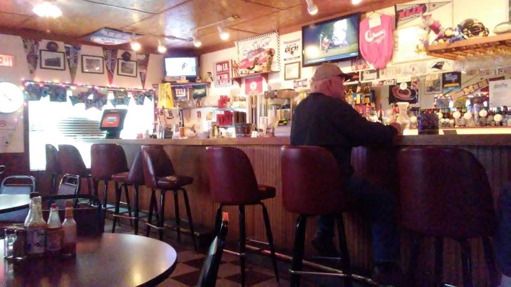 Chasers Sports Bar & Grill | restaurant | 8520 E Oak Island Dr, Oak Island, NC 28465, USA | 9102781500 OR +1 910-278-1500