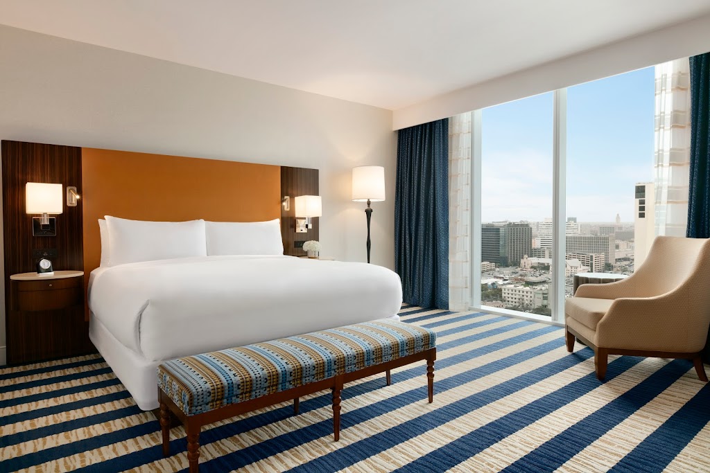 Fairmont Austin | restaurant | 101 Red River St, Austin, TX 78701, USA | 5126002000 OR +1 512-600-2000