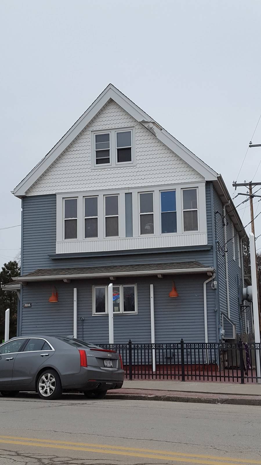 Hectors | restaurant | 7118 W State St, Wauwatosa, WI 53213, USA | 4142585600 OR +1 414-258-5600