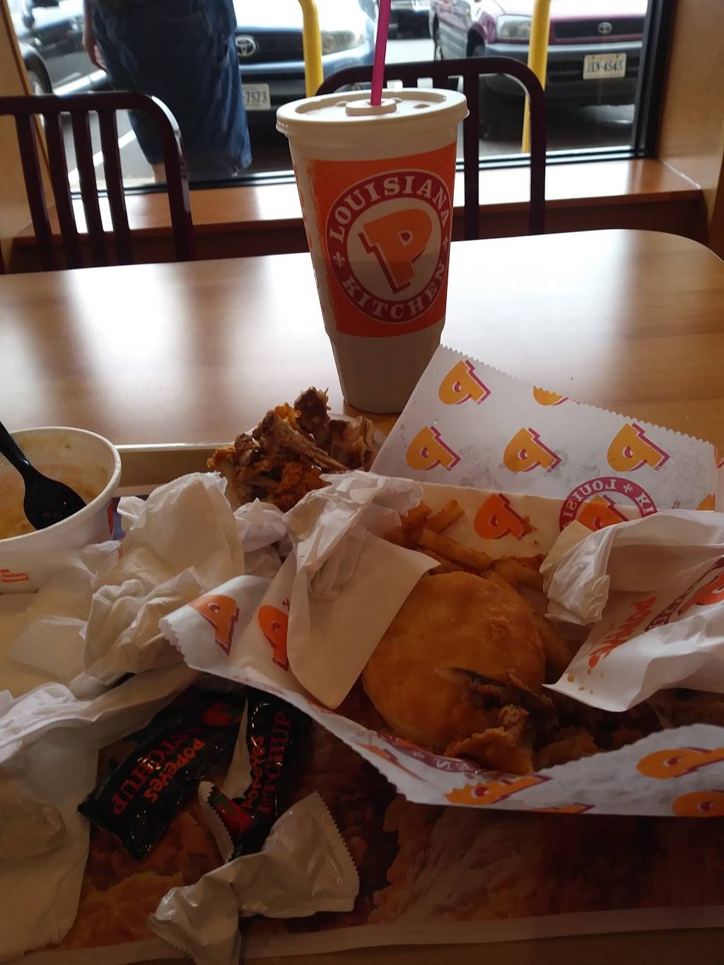 Popeyes Louisiana Kitchen | restaurant | 6134 Arlington Blvd, Falls Church, VA 22044, USA | 7034628048 OR +1 703-462-8048