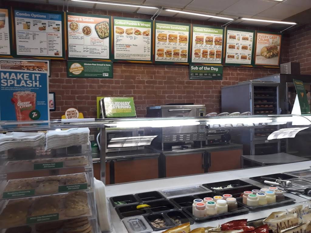 Subway | meal takeaway | 815 Major Mackenzie Dr E Unit #14, Richmond Hill, ON L4C 9X2, Canada | 9055086757 OR +1 905-508-6757