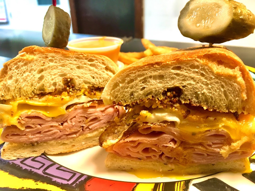 Thirsty Buffalo | night club | 555 Elmwood Ave, Buffalo, NY 14222, USA | 7168780344 OR +1 716-878-0344