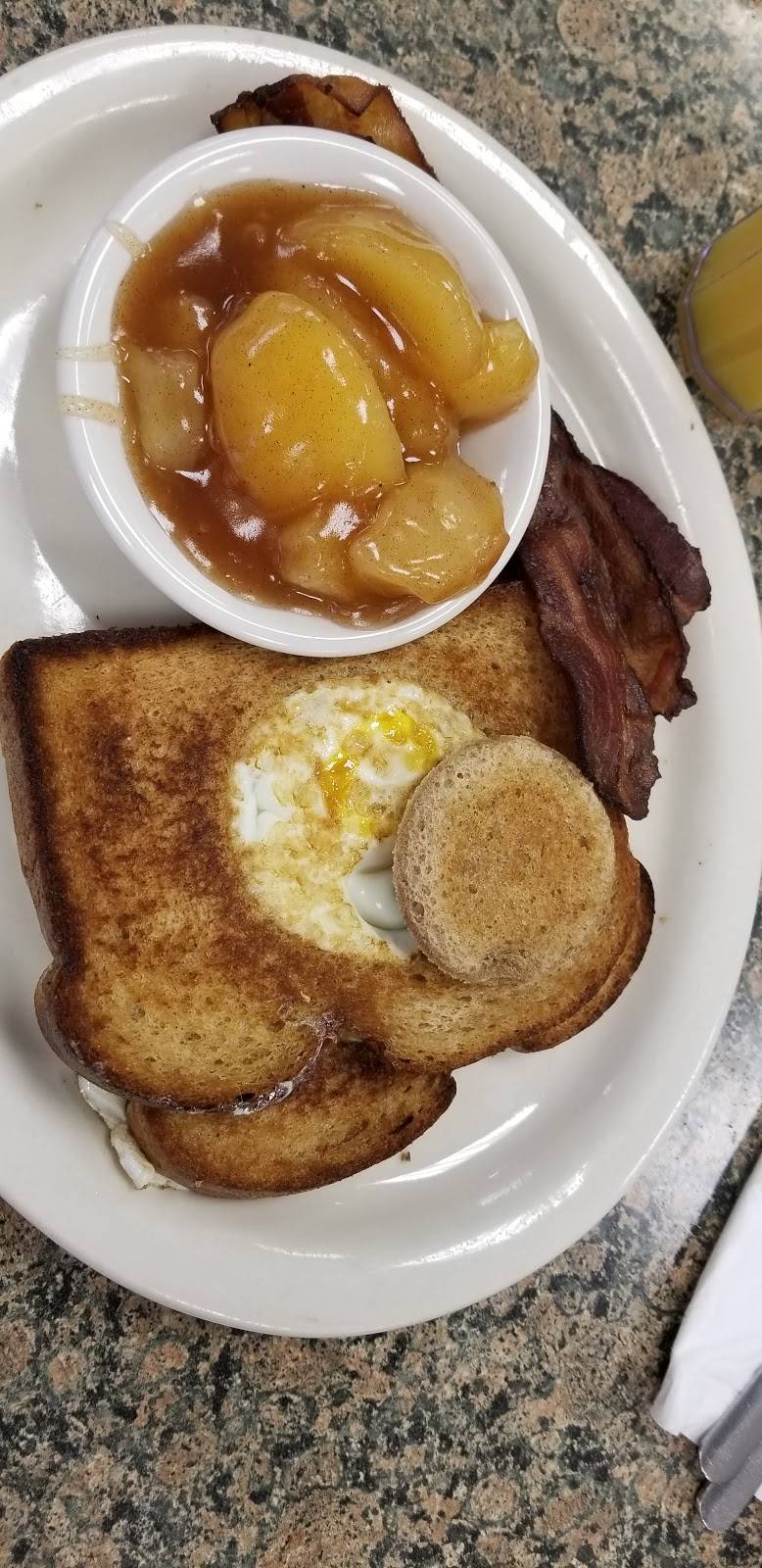 Two Peas Cafe | restaurant | 870 W Hickpochee Ave #500, LaBelle, FL 33935, USA | 8636752891 OR +1 863-675-2891