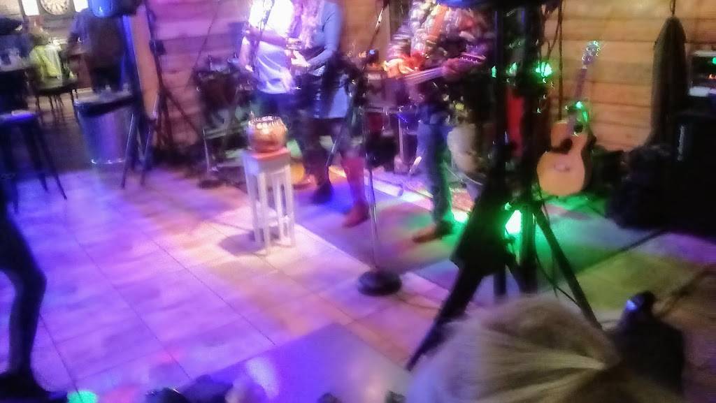 Lazy Hogz | restaurant | 1381 N Center St, Hickory, NC 28601, USA | 8283277776 OR +1 828-327-7776