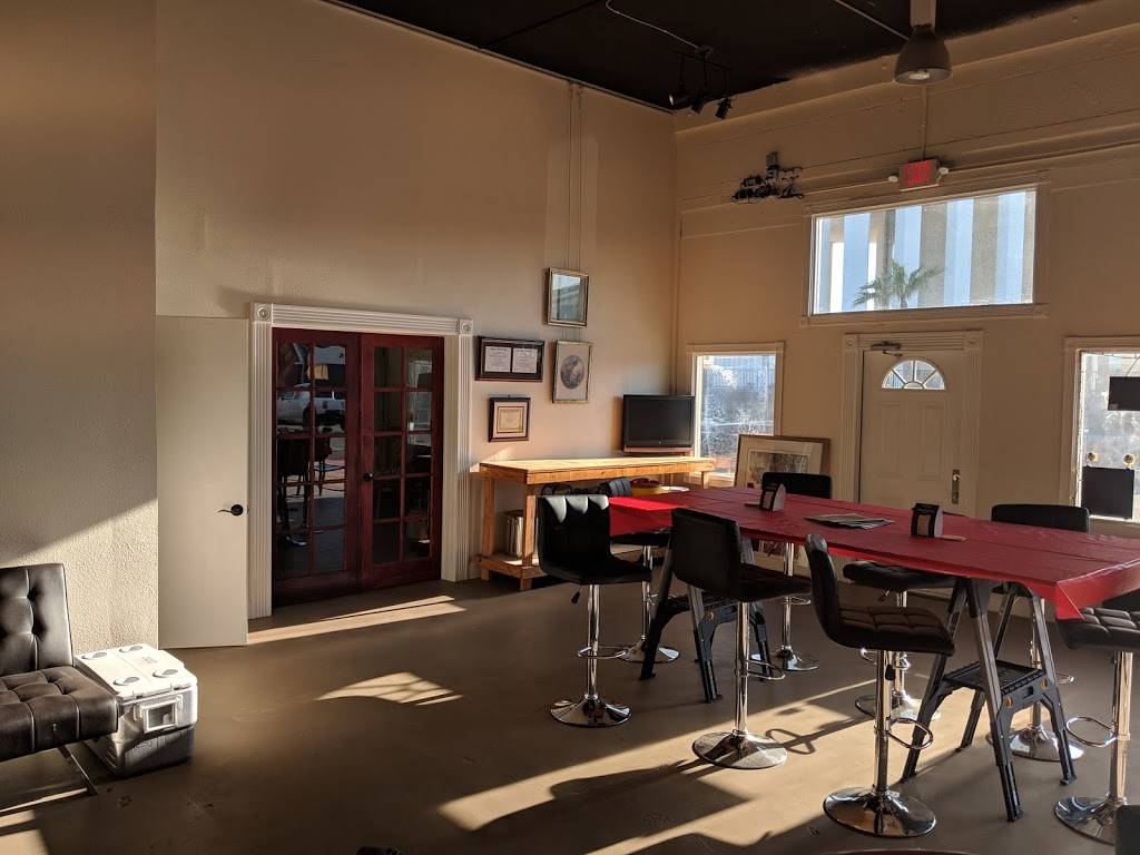 Symposium Brew Pub | restaurant | 310 19th St, Galveston, TX 77550, USA | 4095390510 OR +1 409-539-0510