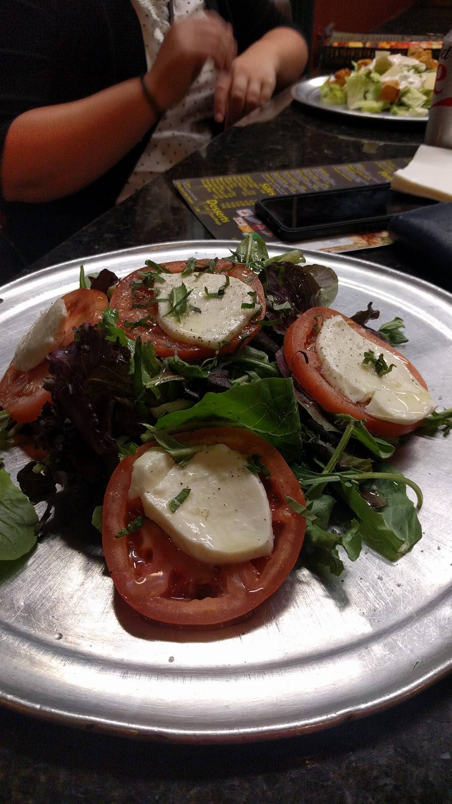 Schoolhouse Pizza | meal delivery | 3 School St, Quincy, MA 02169, USA | 6177444811 OR +1 617-744-4811