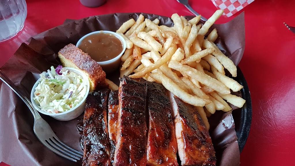 Big Bone BBQ | restaurant | 1 Church St, Georgina, ON L4P 3E9, Canada | 9055352663 OR +1 905-535-2663
